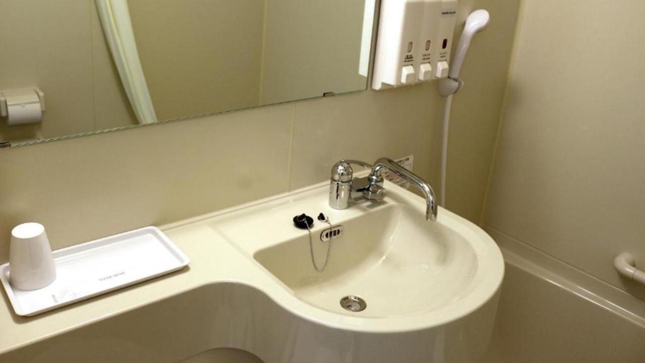Toyoko Inn Tokyo Asakusa Senzoku Tsukuba Express Екстериор снимка