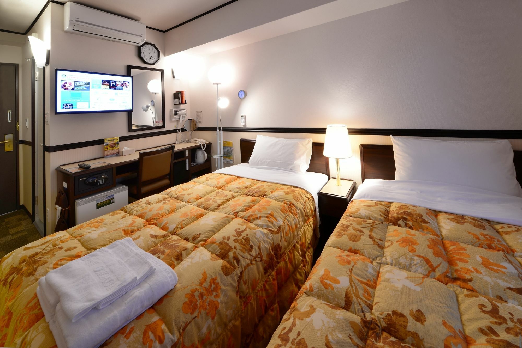 Toyoko Inn Tokyo Asakusa Senzoku Tsukuba Express Екстериор снимка