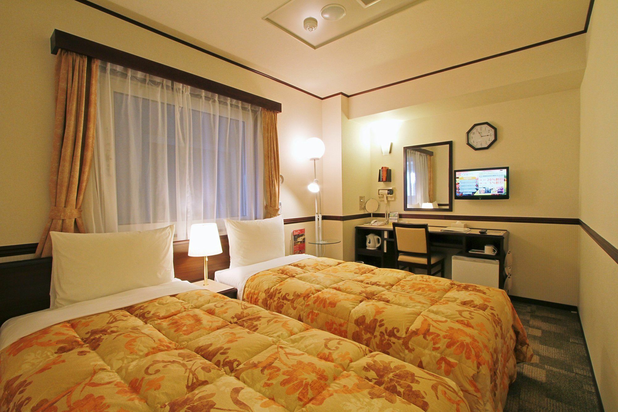 Toyoko Inn Tokyo Asakusa Senzoku Tsukuba Express Екстериор снимка